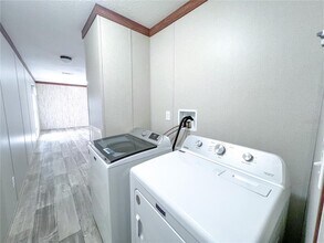 12832 SW 143rd St in Archer, FL - Building Photo - Building Photo