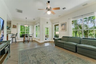 108 N Tumbleweed Trl in Austin, TX - Foto de edificio - Building Photo