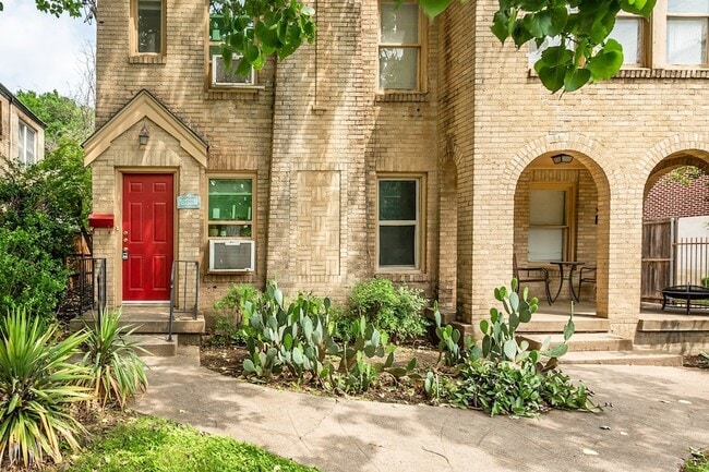 5705 Ross Ave in Dallas, TX - Building Photo - Building Photo
