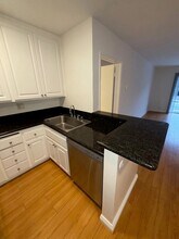 10760 Rose Ave in Los Angeles, CA - Building Photo - Building Photo