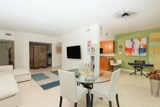 411 N New River Dr E in Fort Lauderdale, FL - Building Photo - Building Photo