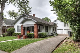 1023 Woodland St in Houston, TX - Building Photo - Building Photo