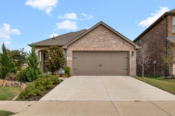 property at 3001 Glazner Dr