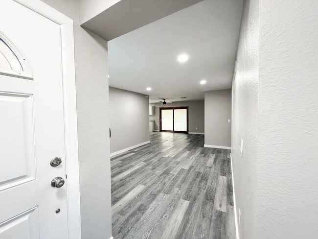 8616 N 40th Dr in Phoenix, AZ - Building Photo - Building Photo