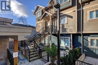 7168 Stride Ave in Burnaby, BC - Building Photo - Building Photo