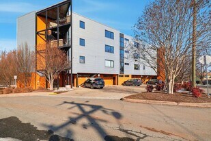 211 Cream St in Charlottesville, VA - Building Photo