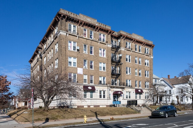 1523 Chapel St in New Haven, CT - Foto de edificio - Primary Photo