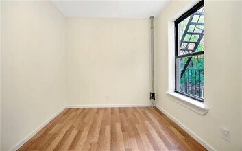 883 E 165th St in Bronx, NY - Building Photo - Building Photo