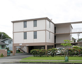 Hale Mahiai Apartments in Honolulu, HI - Building Photo - Building Photo