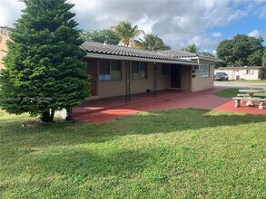 5616 Arthur St in Hollywood, FL - Building Photo - Building Photo