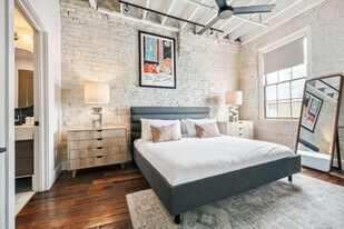 315 Girod St in New Orleans, LA - Building Photo