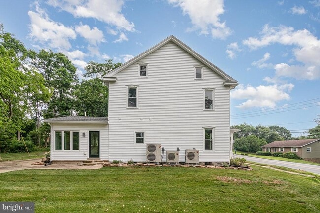 4910 Earl Dr in Harrisburg, PA - Building Photo - Building Photo