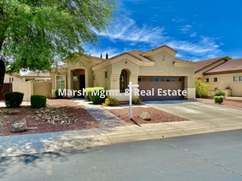 6827 S St Andrews Way in Gilbert, AZ - Building Photo