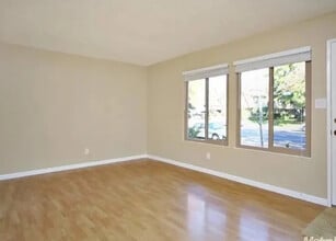 8868 La Riviera Dr, Unit C in Sacramento, CA - Building Photo - Building Photo