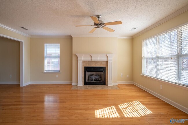 5002 Blakemore Dr SE in Owens Cross Roads, AL - Building Photo - Building Photo