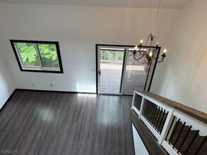 2 Solitude Ct in Vernon, NJ - Building Photo - Building Photo