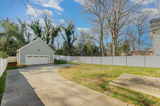 419 Sylvania Ave in Charlotte, NC - Foto de edificio - Building Photo