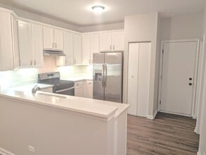261 Springbrook Trail S, Unit 1 bedroom 0113 in Oswego, IL - Building Photo - Building Photo