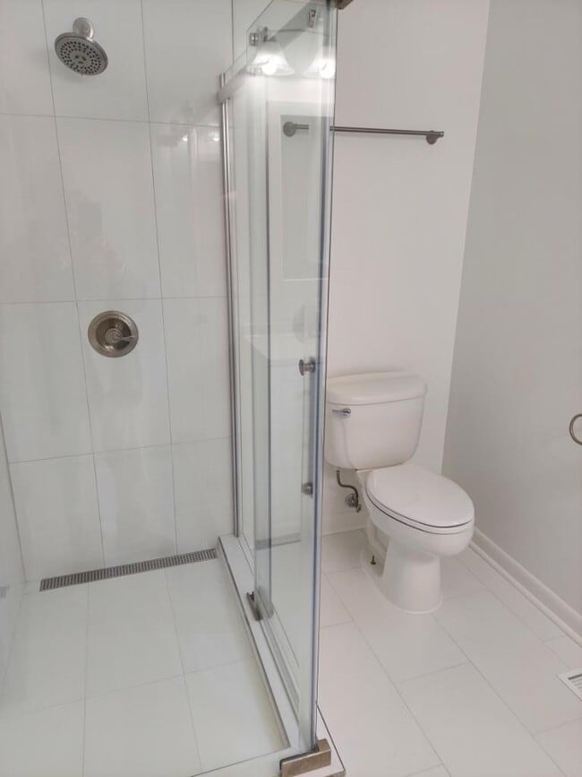 4710 Rosedale Ave, Unit First Floor in Bethesda, MD - Building Photo - Building Photo