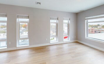 90 Centre St, Unit 600 in Boston, MA - Building Photo - Building Photo