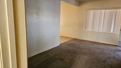151 E Riggin St, Unit E in Monterey Park, CA - Foto de edificio - Building Photo