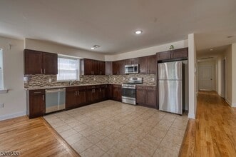 573 S 18th St in Newark, NJ - Building Photo - Building Photo