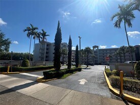 15969 NW 64th Ave in Hialeah, FL - Building Photo