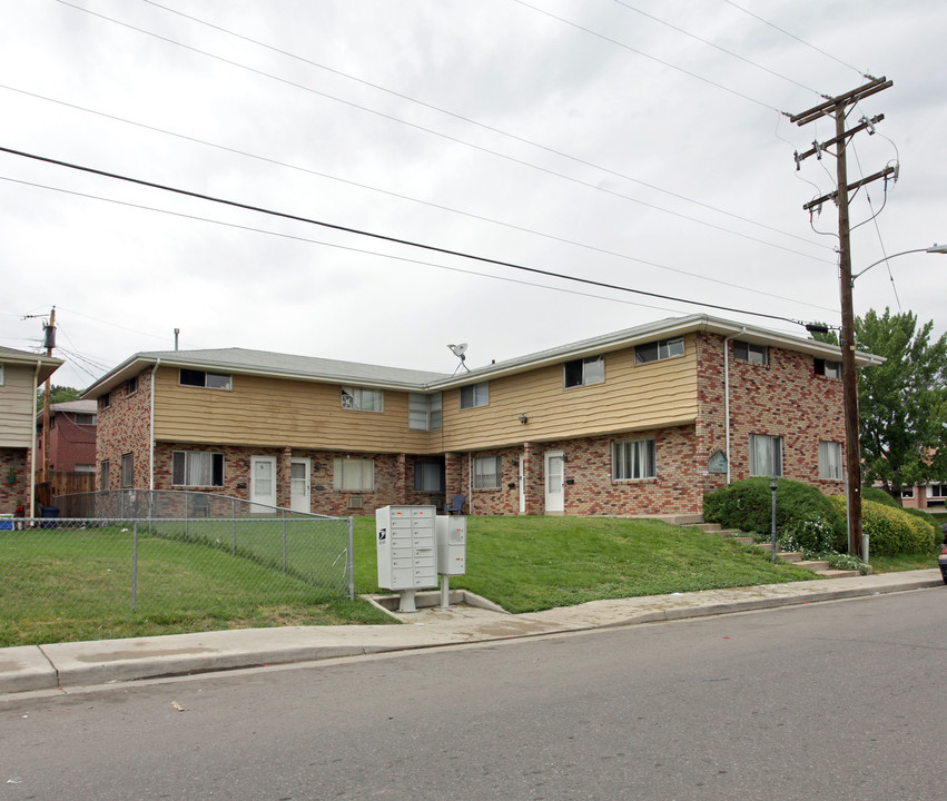 5511 S Delaware St in Littleton, CO - Building Photo