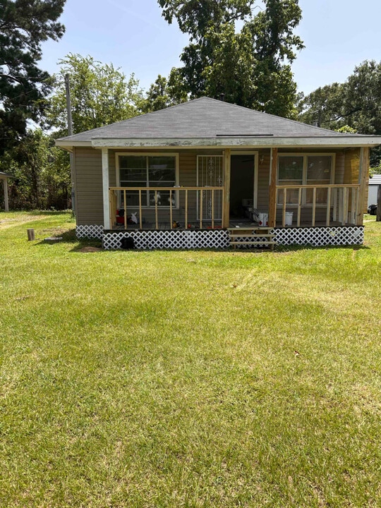 2021 Amelia Ave in Shreveport, LA - Building Photo