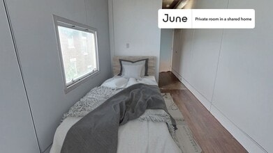 Private bedroom in 6 bed/6 bath Home in Washington, DC - Building Photo - Building Photo