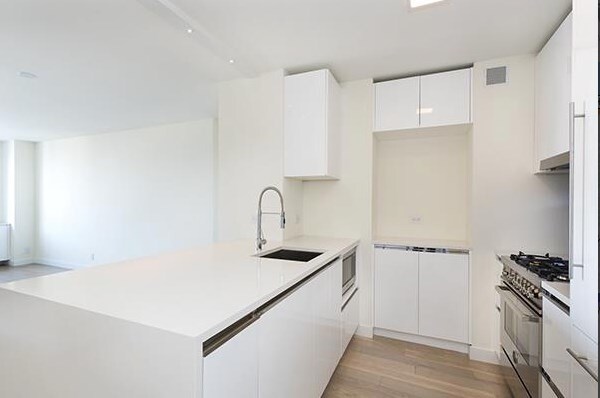 310 W 53rd St in New York, NY - Building Photo