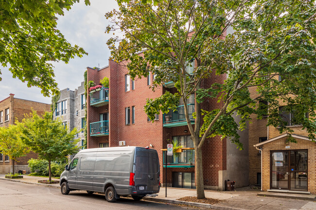 1200 Alexandre-Desève Rue in Montréal, QC - Building Photo - Building Photo