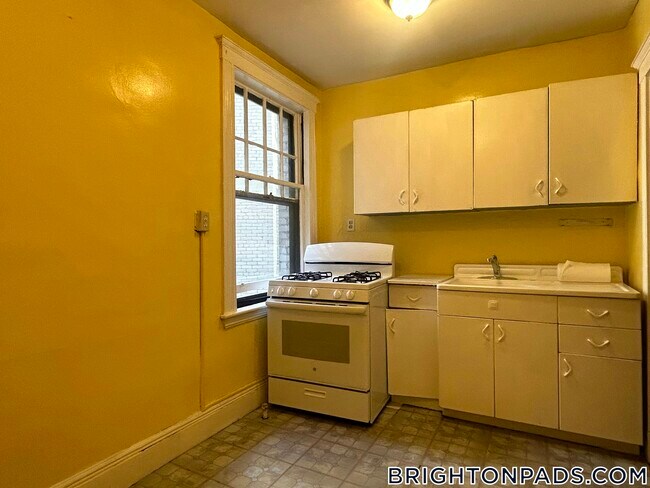 28 Sidlaw Rd in Boston, MA - Building Photo - Building Photo