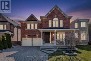 3228 Tacc Dr in Mississauga, ON - Building Photo