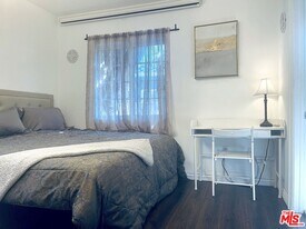 1500 Midvale Ave in Los Angeles, CA - Building Photo