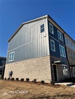 765 Payton Ln in Acworth, GA - Foto de edificio - Building Photo