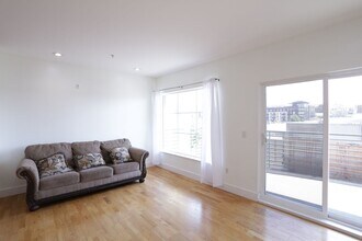 371 30th St in Oakland, CA - Building Photo - Building Photo