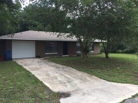 2369 Milton Ln in DeLand, FL - Building Photo