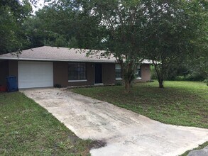 2369 Milton Ln in DeLand, FL - Foto de edificio - Building Photo