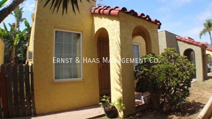 826 Belmont Ave in Long Beach, CA - Building Photo