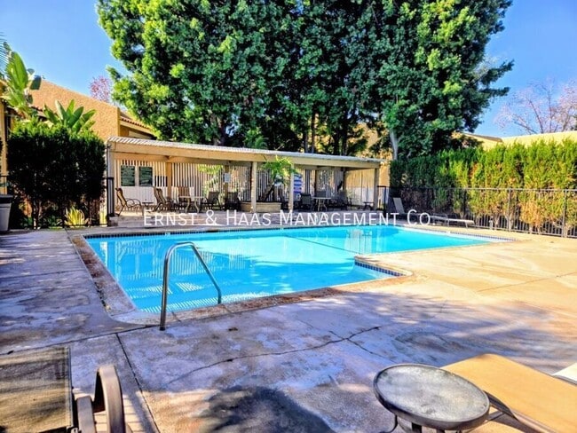 property at 1101 W MacArthur Blvd