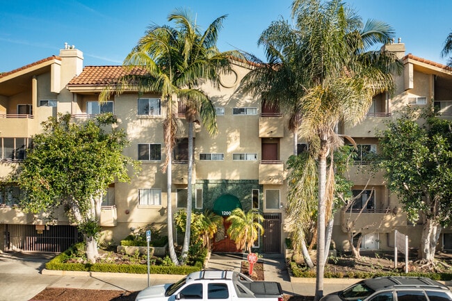 1200 S Shenandoah St in Los Angeles, CA - Foto de edificio - Building Photo