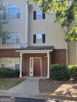 101 Spring Heights Ln in Smyrna, GA - Building Photo