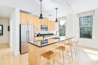 70 Lincoln St in Boston, MA - Building Photo - Building Photo