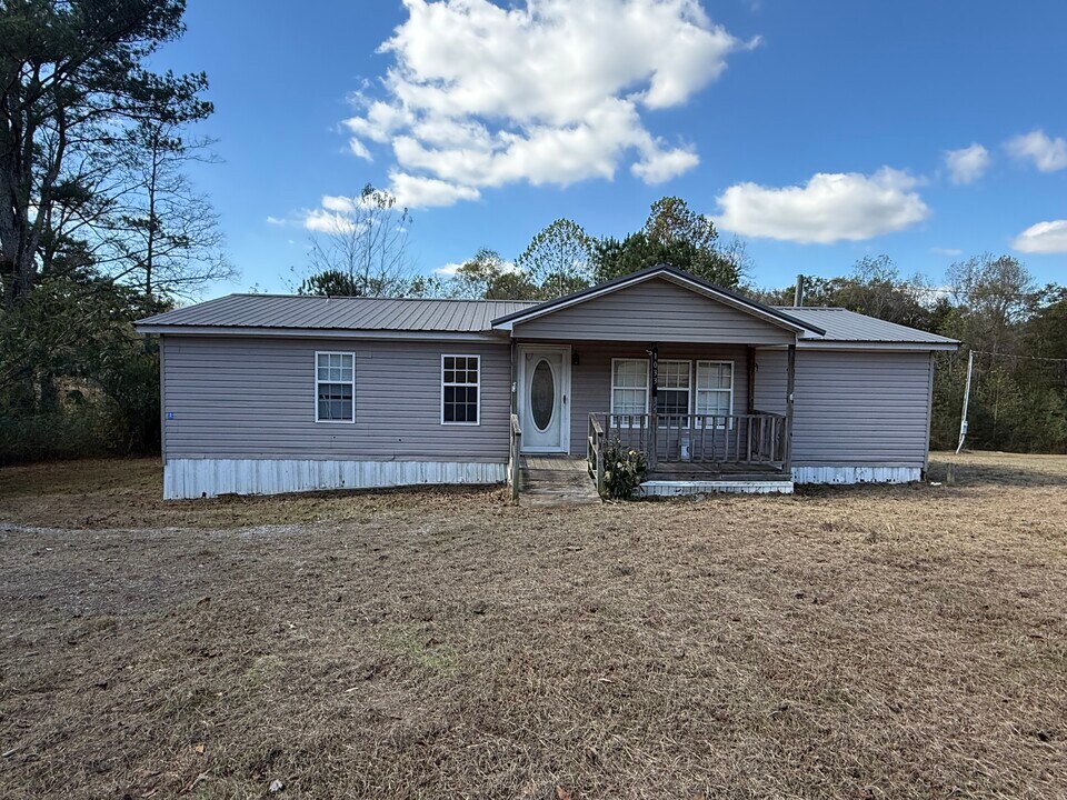 1033 Union Hill Church Rd in Falkville, AL - Building Photo