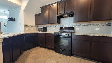 404 Ferrule Dr in Kyle, TX - Building Photo - Building Photo