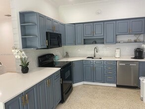 913 NE 5th St in Hallandale Beach, FL - Building Photo - Building Photo