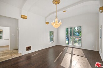 422 S Clark Dr in Beverly Hills, CA - Building Photo - Building Photo