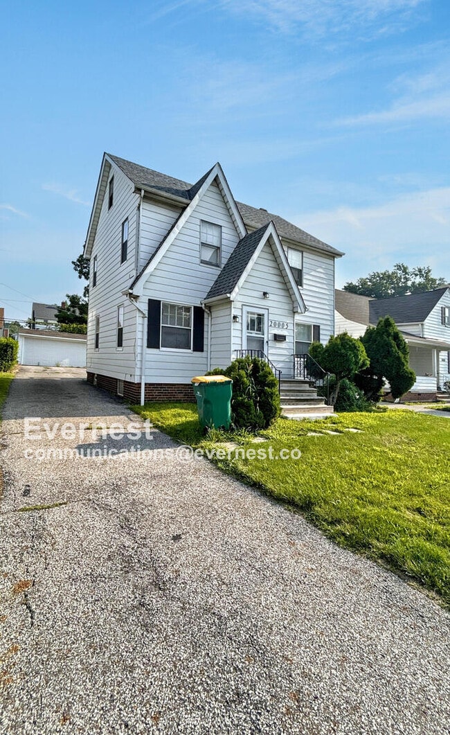 20005 Mountville Dr in Maple Heights, OH - Building Photo - Building Photo