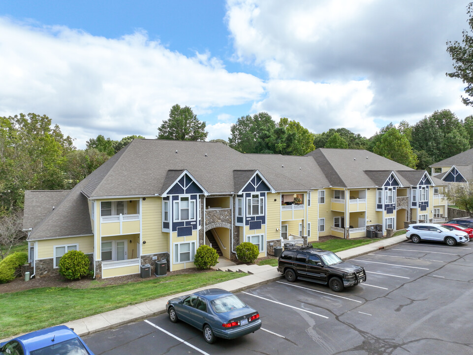 The Villas at Pebble Creek in Hickory, NC - Building Photo